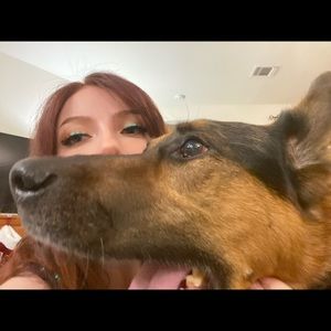 Meet your Posher, Melisa